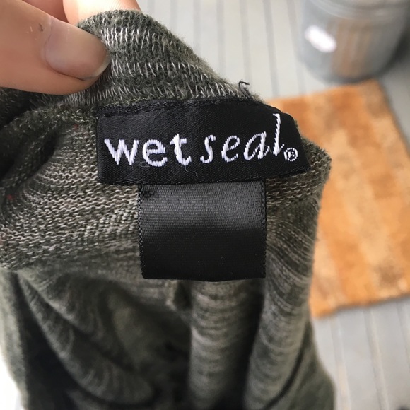 Wet Seal lightweight sweater ⭐️ - Picture 5 of 9